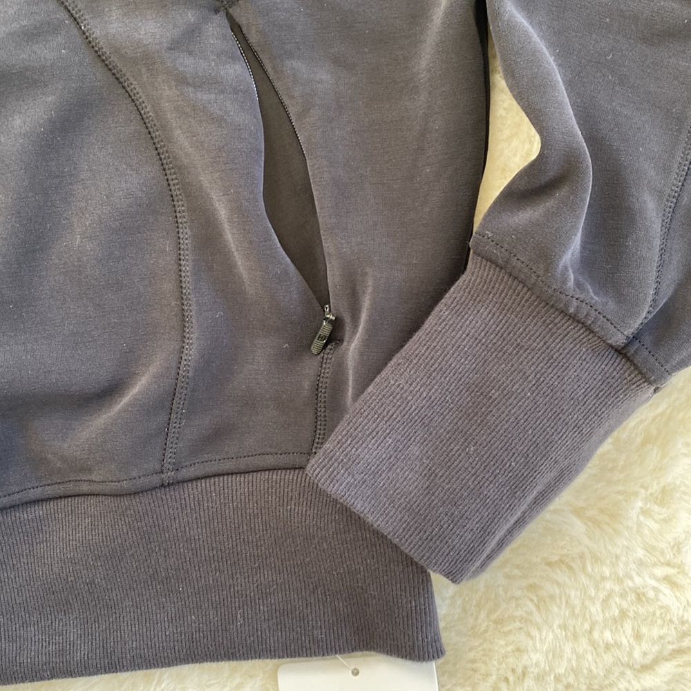 ❤️ Lululemon Softstreme Pocketed Crewneck NWT Size 6 Black - Picture 2 of 6